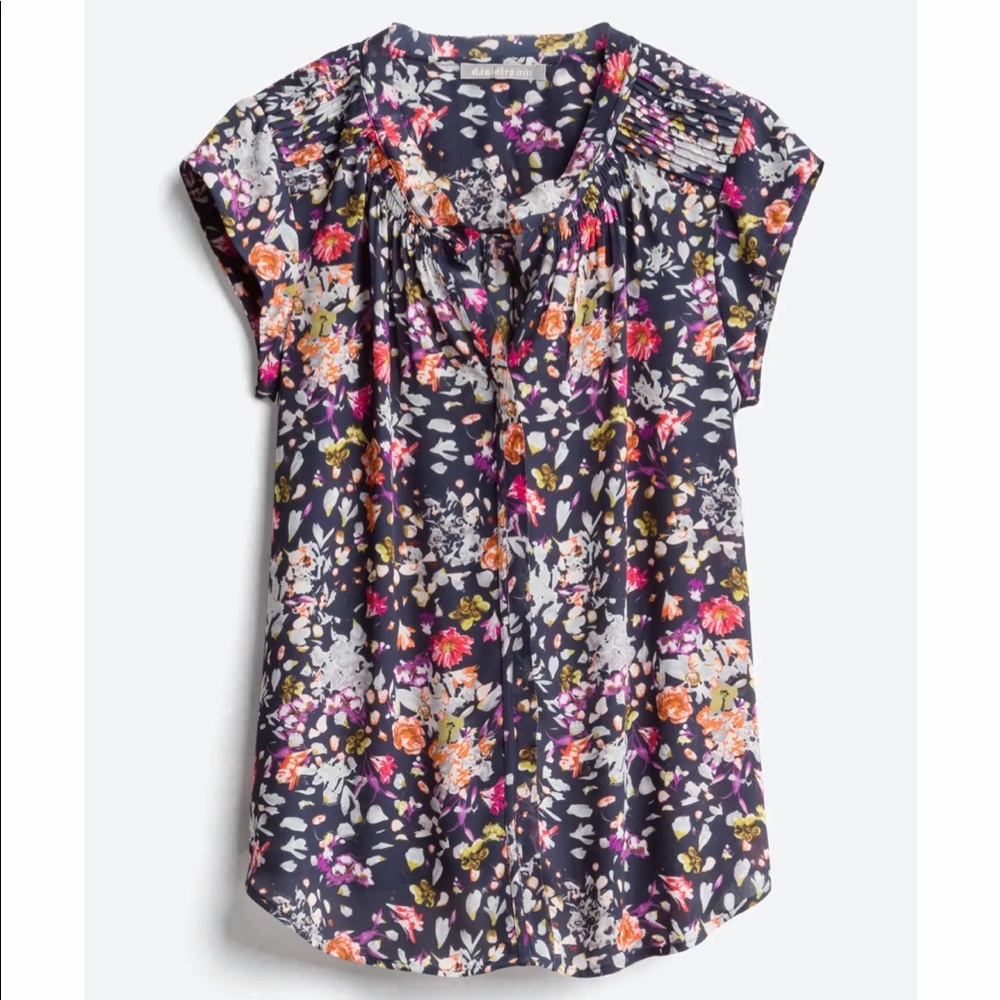 *Final Price Drop* Stitch Fix Daniel Rainn Bernal split neck top